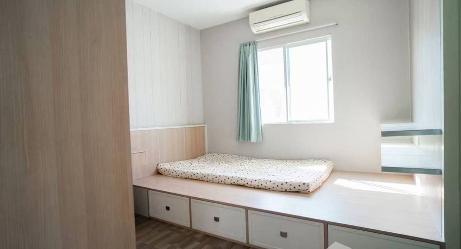 For rent 3 bedrooms townhouse in Mueang Chiang Mai, Chiang Mai