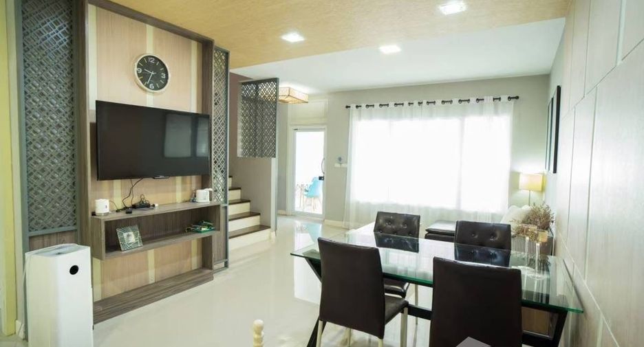 For rent 3 bedrooms townhouse in Mueang Chiang Mai, Chiang Mai