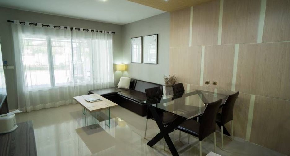 For rent 3 bedrooms townhouse in Mueang Chiang Mai, Chiang Mai