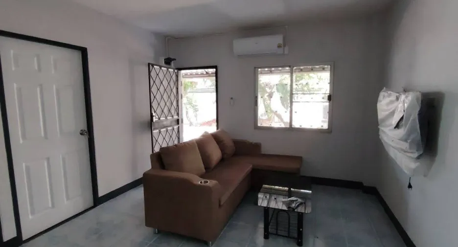 For rent 2 bedrooms house in Mueang Chiang Mai, Chiang Mai