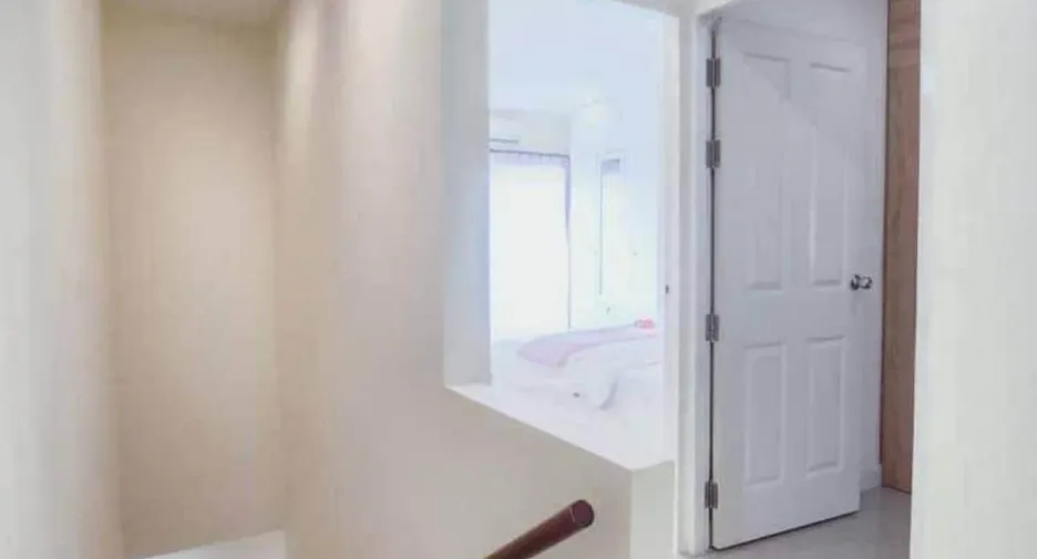 For rent 2 bedrooms townhouse in Mueang Chiang Mai, Chiang Mai