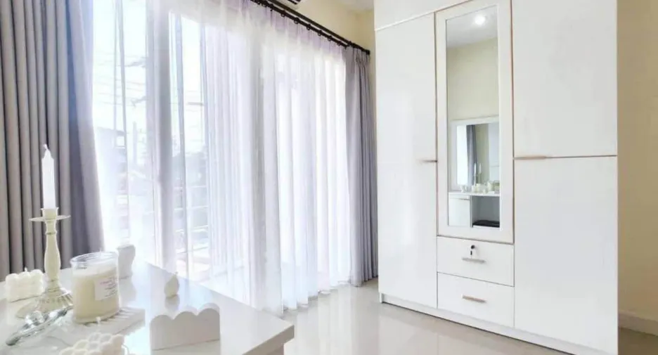 For rent 2 bedrooms townhouse in Mueang Chiang Mai, Chiang Mai
