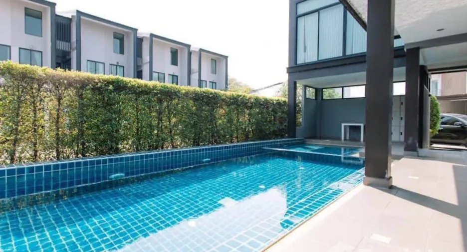 For rent 2 bedrooms townhouse in Mueang Chiang Mai, Chiang Mai