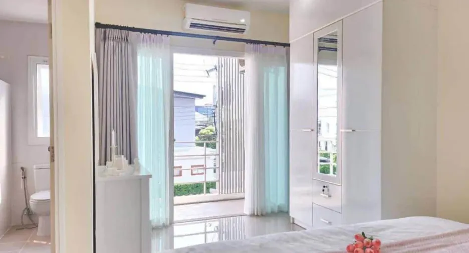 For rent 2 bedrooms townhouse in Mueang Chiang Mai, Chiang Mai