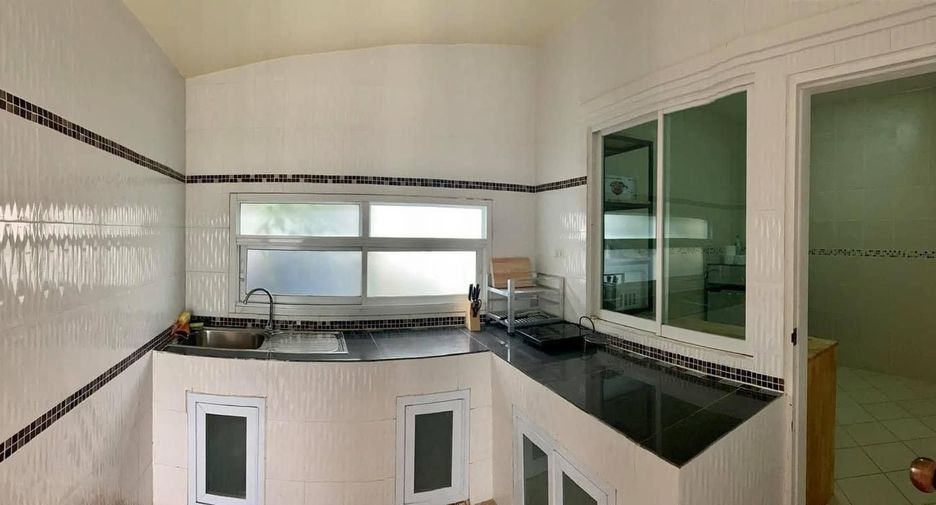 For rent 3 bedrooms house in Mueang Chiang Mai, Chiang Mai