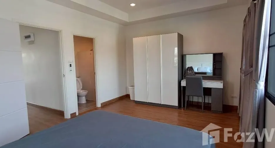 For rent 2 bedrooms townhouse in San Kamphaeng, Chiang Mai