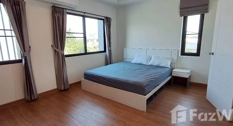 For rent 2 bedrooms townhouse in San Kamphaeng, Chiang Mai