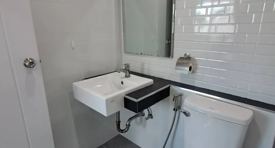 For rent 2 bedrooms townhouse in San Kamphaeng, Chiang Mai