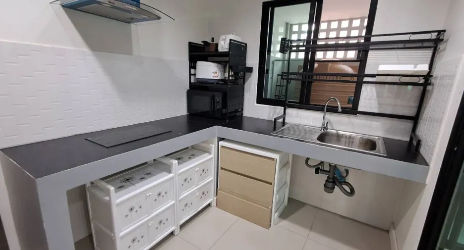 For rent 2 bedrooms townhouse in San Kamphaeng, Chiang Mai
