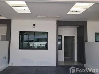 For rent 2 bedrooms townhouse in San Kamphaeng, Chiang Mai