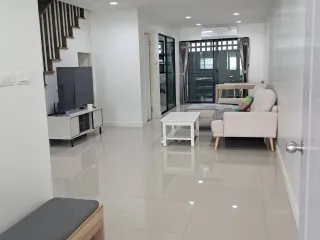 For rent 2 bedrooms townhouse in San Kamphaeng, Chiang Mai