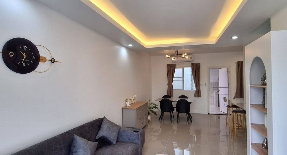 For rent 3 bedrooms townhouse in Mueang Chiang Mai, Chiang Mai
