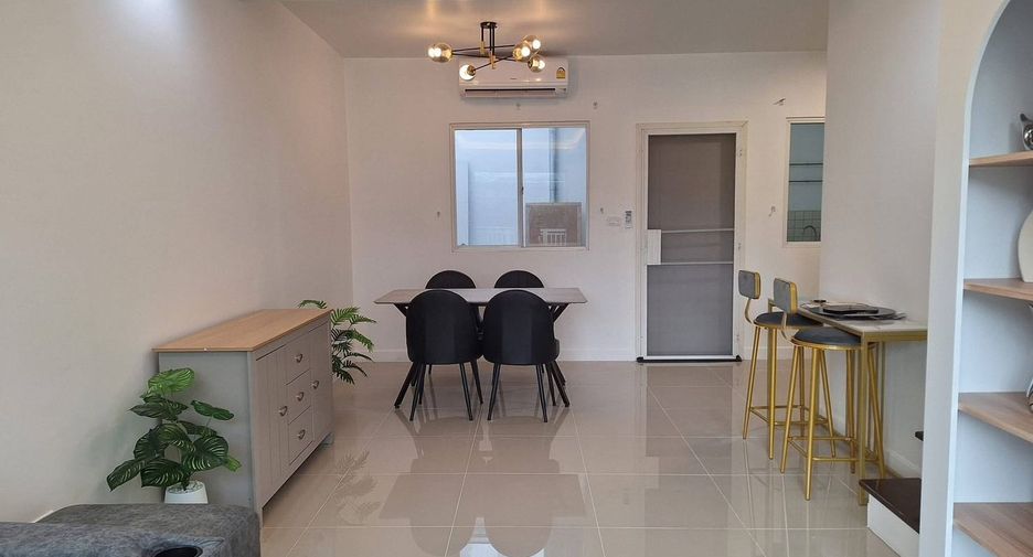 For rent 3 bedrooms townhouse in Mueang Chiang Mai, Chiang Mai