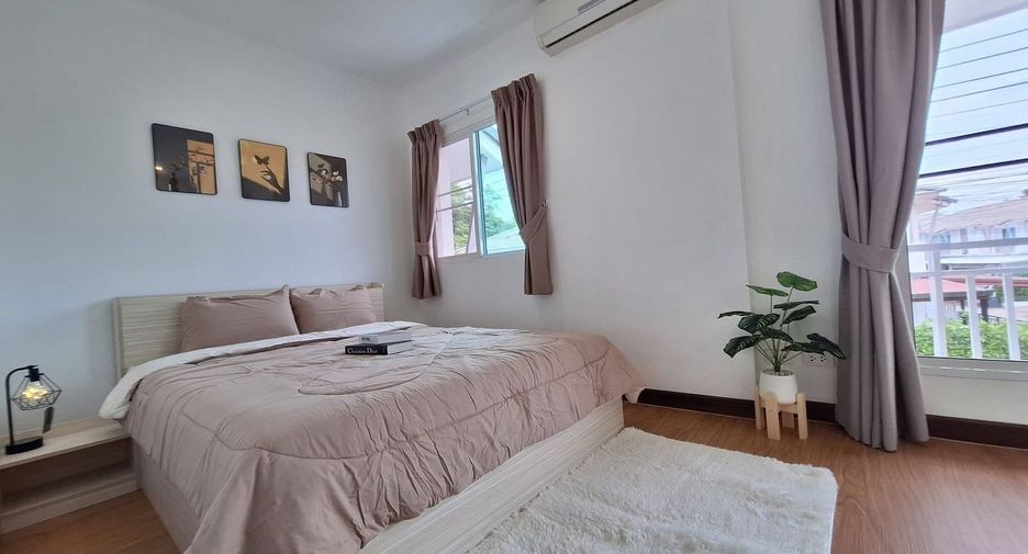 For rent 3 bedrooms townhouse in Mueang Chiang Mai, Chiang Mai