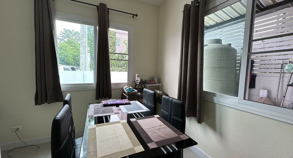 À louer 2 chambres maison de ville à Mueang Chiang Mai, Chiang Mai