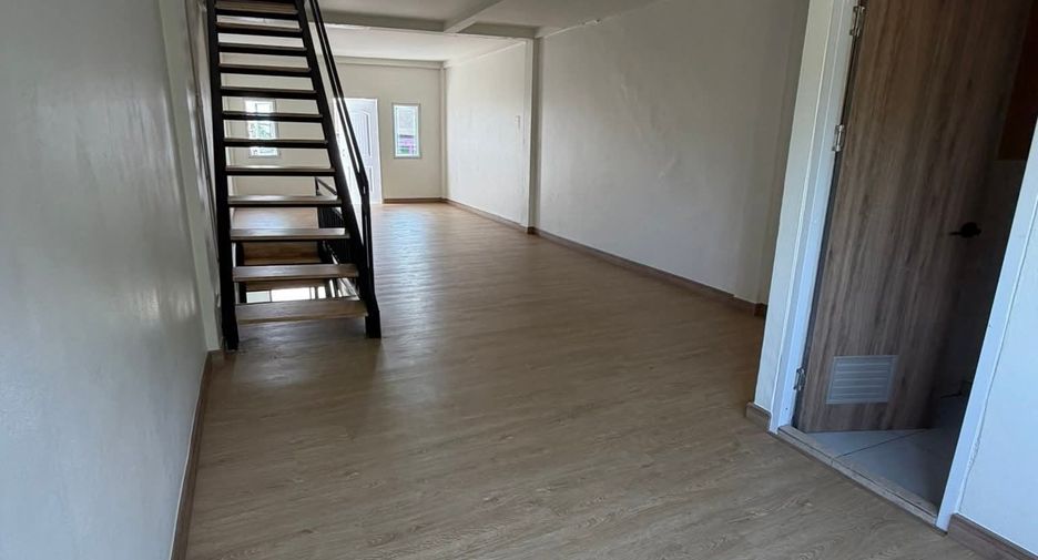 For rent studio townhouse in San Kamphaeng, Chiang Mai