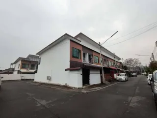 For rent 2 bedrooms townhouse in Mueang Chiang Mai, Chiang Mai