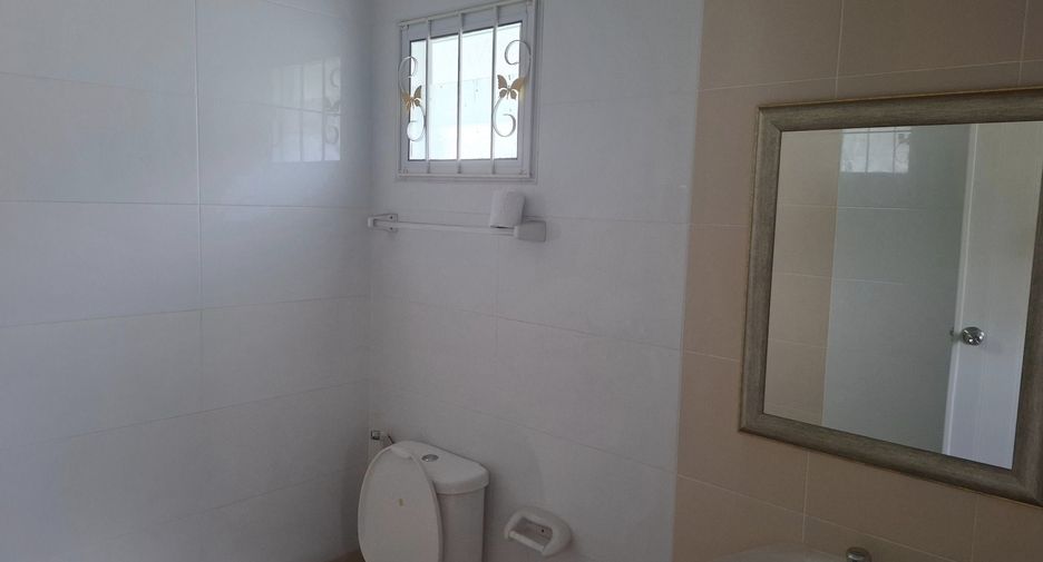 For rent 5 bedrooms house in San Kamphaeng, Chiang Mai