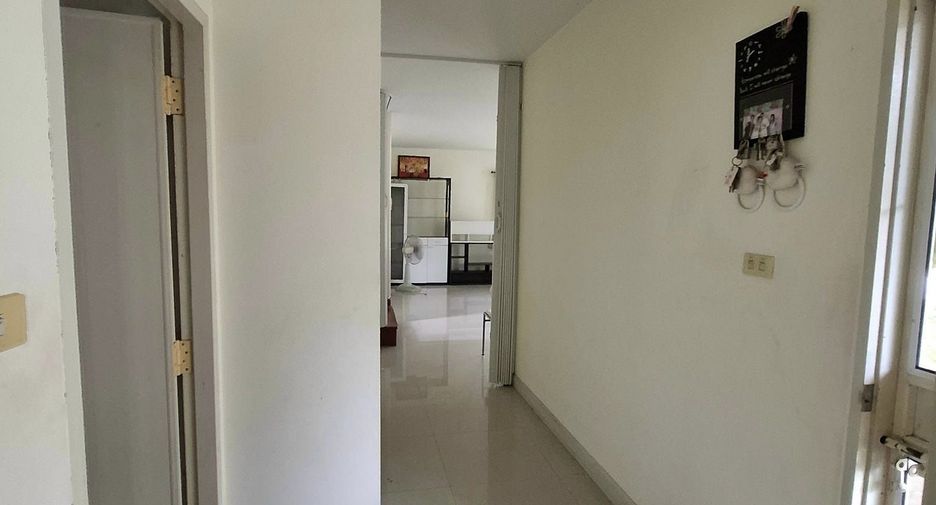 For rent 5 bedrooms house in San Kamphaeng, Chiang Mai