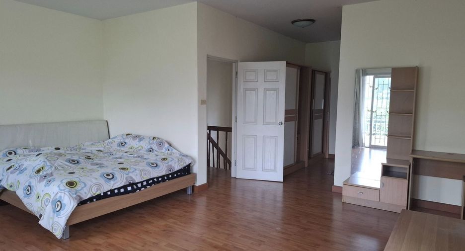 For rent 5 bedrooms house in San Kamphaeng, Chiang Mai