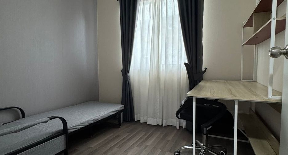 For rent 3 bedrooms townhouse in Mueang Chiang Mai, Chiang Mai