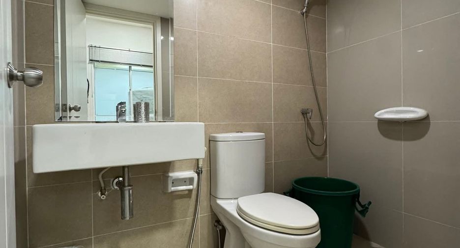 For rent 3 bedrooms townhouse in Mueang Chiang Mai, Chiang Mai