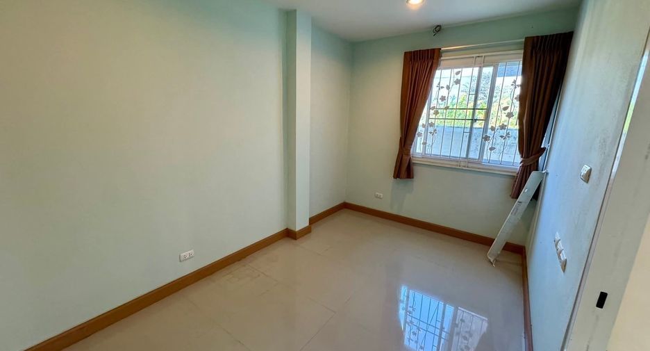 À louer 3 chambres maison à San Sai, Chiang Mai