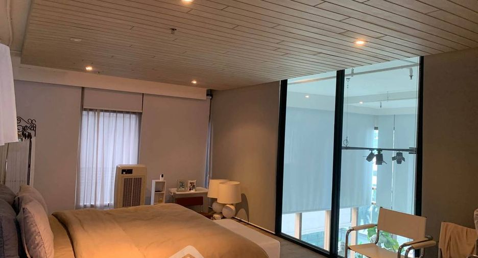 Condo en alquiler y en venta de 3 habitaciones en Khlong Toei, Bangkok