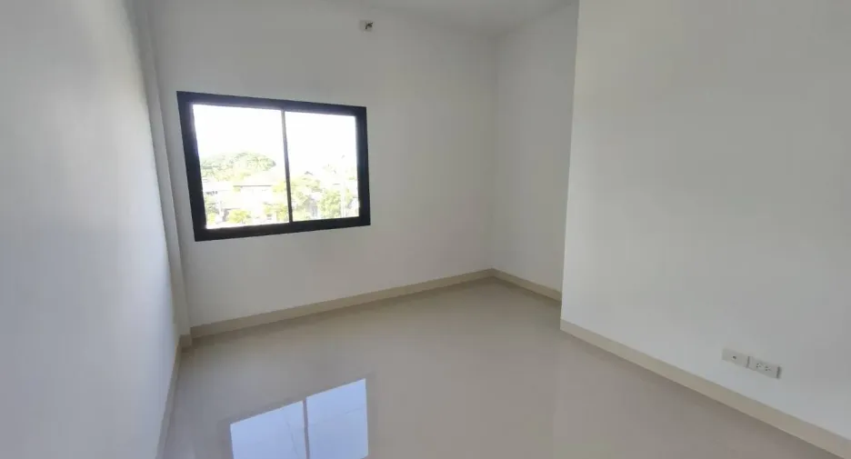 Haus zur Miete mit 3 Zimmer in Saraphi, Chiang Mai