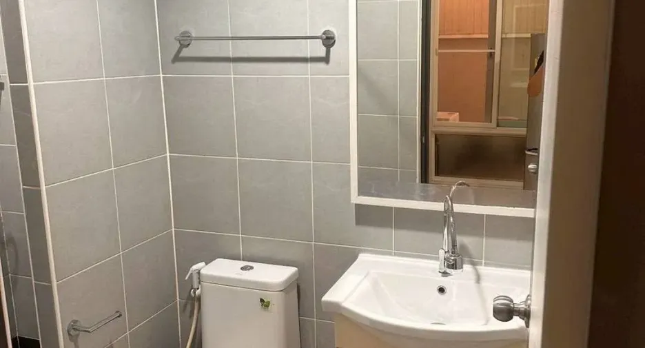 For rent 3 bedrooms townhouse in Mueang Chiang Mai, Chiang Mai