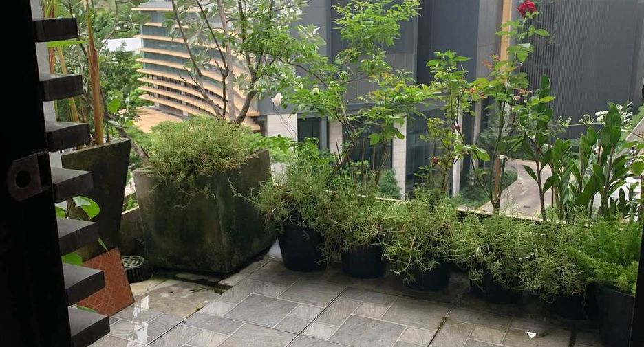Condo en alquiler y en venta de 2 habitaciones en Khlong Toei, Bangkok