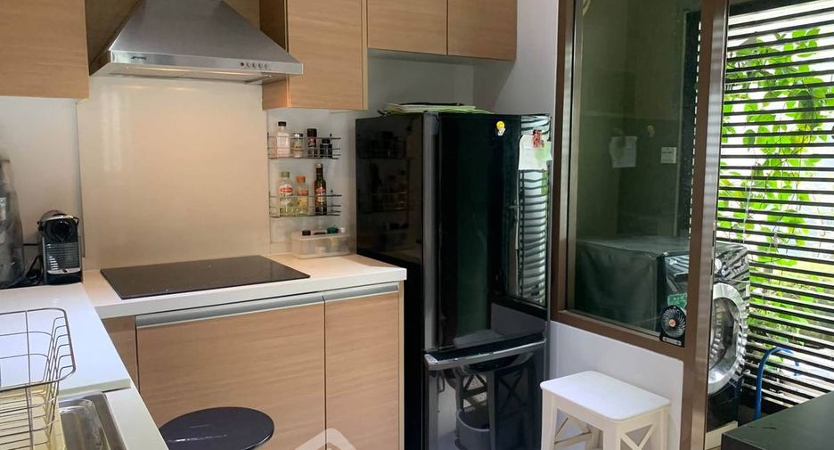 Condo en alquiler y en venta de 2 habitaciones en Khlong Toei, Bangkok