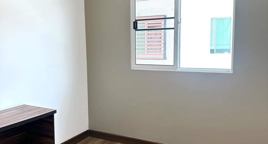 For rent 3 bedrooms townhouse in Mueang Chiang Mai, Chiang Mai
