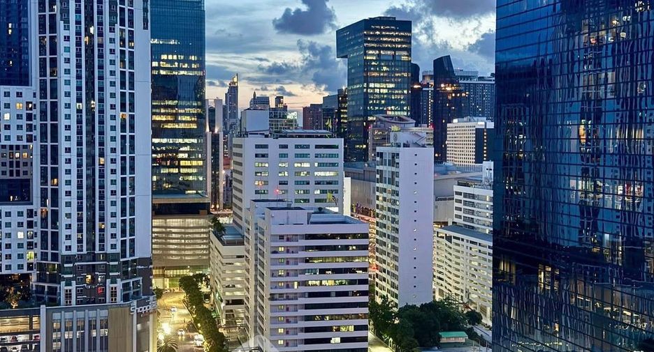 For rent and for sale 2 bedrooms condo in Huai Khwang, Bangkok