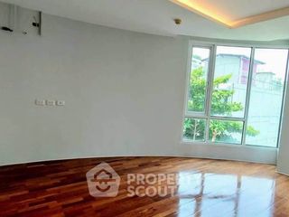For sale 1 bed apartment in Watthana, Bangkok