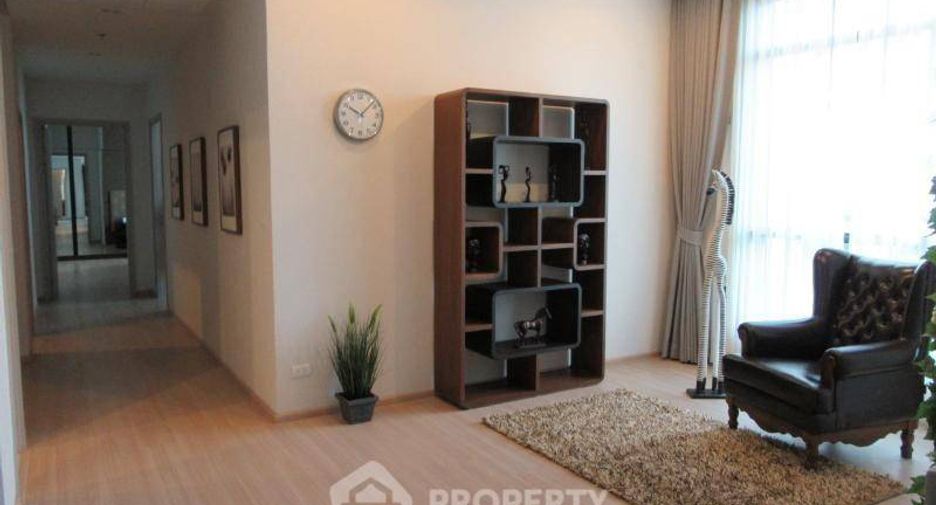 For sale 4 bedrooms condo in Watthana, Bangkok