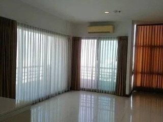 Condo en venta de 2 habitaciones en Bang Kapi, Bangkok