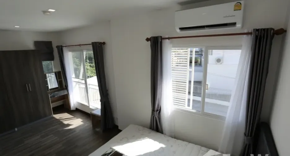 For rent 3 bedrooms townhouse in Mueang Chiang Mai, Chiang Mai