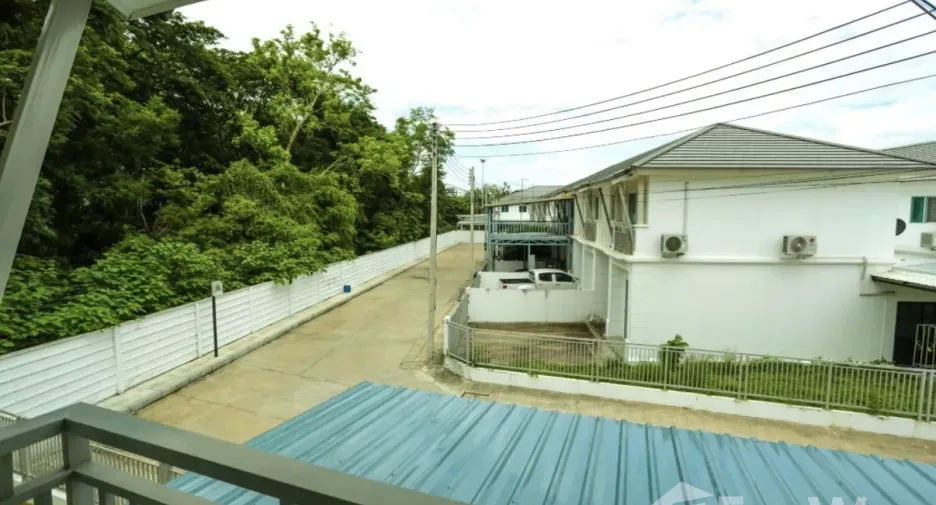 For rent 3 bedrooms townhouse in Mueang Chiang Mai, Chiang Mai