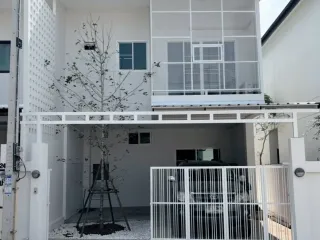 Reihenhaus zur Miete mit 3 Zimmer in Saraphi, Chiang Mai