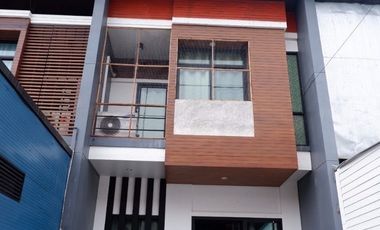 For rent 2 bedrooms townhouse in Mueang Chiang Mai, Chiang Mai