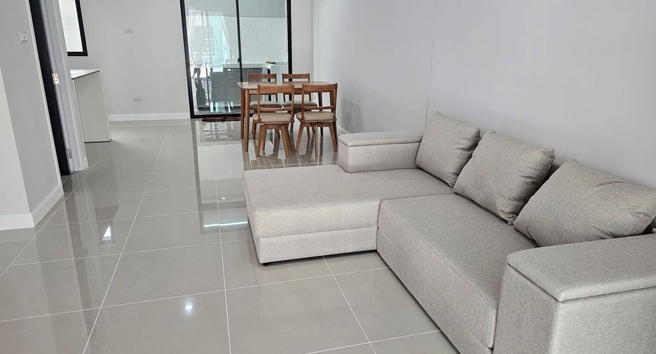 For rent 3 bedrooms townhouse in Mueang Chiang Mai, Chiang Mai
