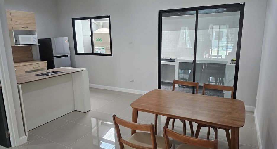 For rent 3 bedrooms townhouse in Mueang Chiang Mai, Chiang Mai