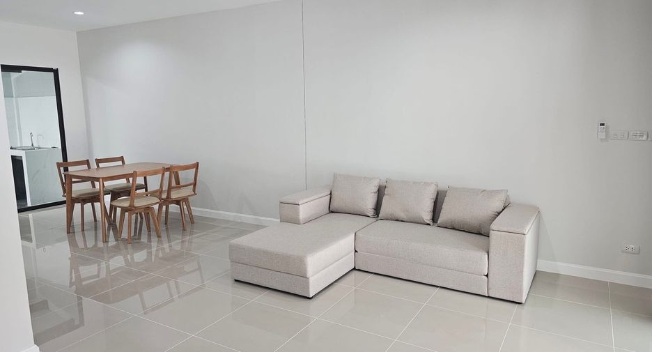For rent 3 bedrooms townhouse in Mueang Chiang Mai, Chiang Mai