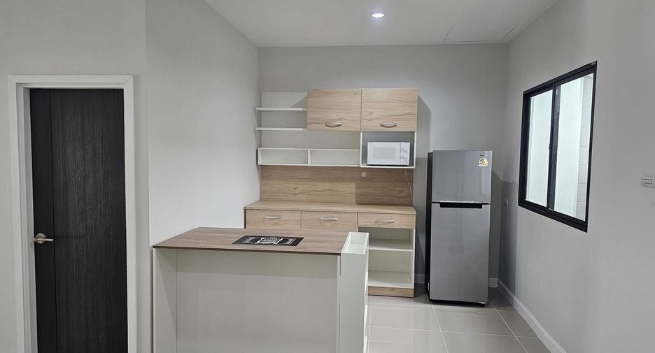 For rent 3 bedrooms townhouse in Mueang Chiang Mai, Chiang Mai