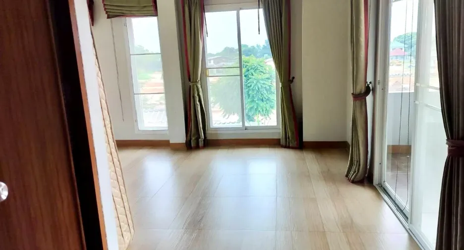 Casa en alquiler de 4 habitaciones en Mae Rim, Chiang Mai