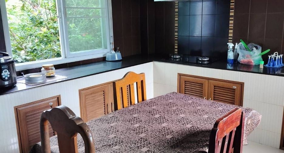 Casa en alquiler de 4 habitaciones en Mae Rim, Chiang Mai