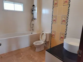 Casa en alquiler de 4 habitaciones en Mae Rim, Chiang Mai
