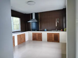 Casa en alquiler de 4 habitaciones en Mae Rim, Chiang Mai