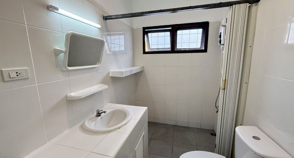 For rent 2 bedrooms house in Mueang Chiang Mai, Chiang Mai